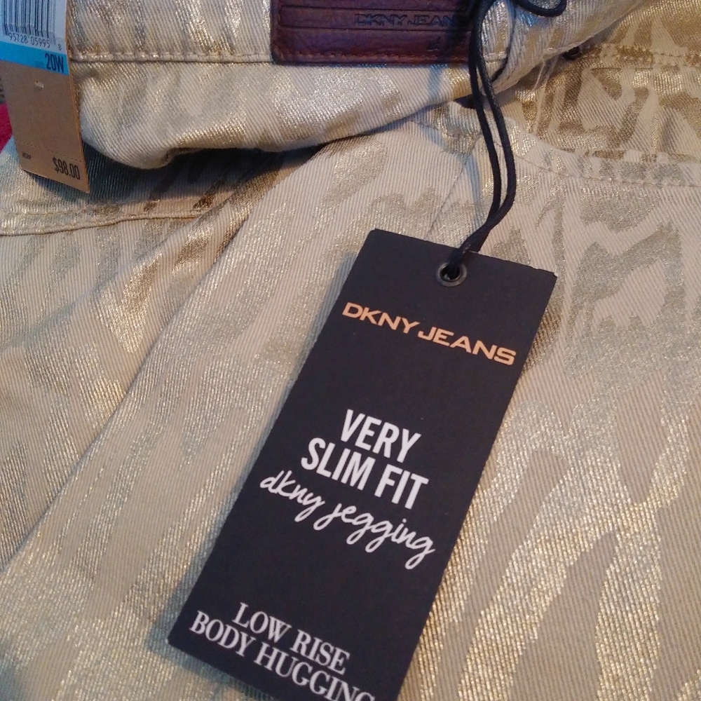 DKNY JEANS NWT WOMEN'S PLUS